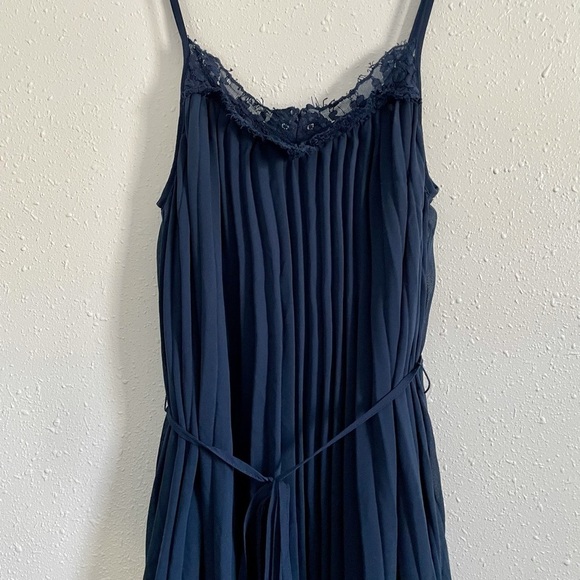 LULU’S In Celebration Navy Blue Pleated Midi Dress - Picture 4 of 4